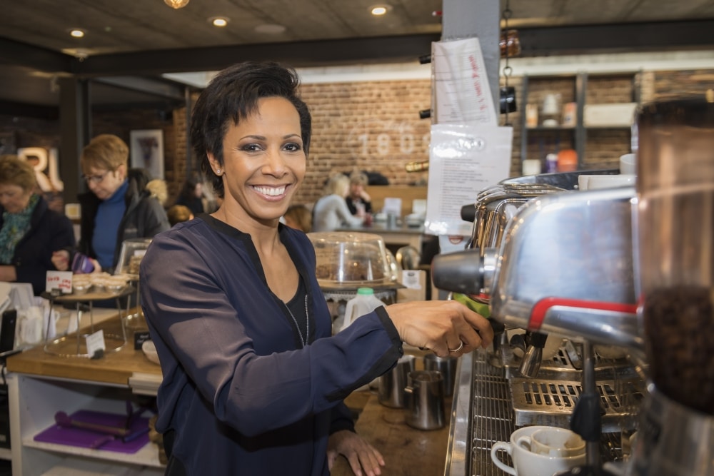 Dame Kelly closes cafÂ© to focus on new ideas for village